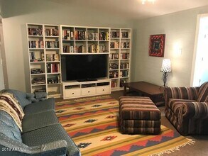 10315 W Oakmont Dr in Sun City, AZ - Foto de edificio - Building Photo