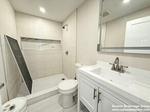 10 Cawfield St, Unit #1 in Boston, MA - Building Photo - Building Photo