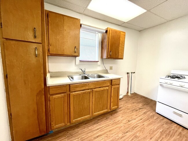 property at 116 4th Ave NW