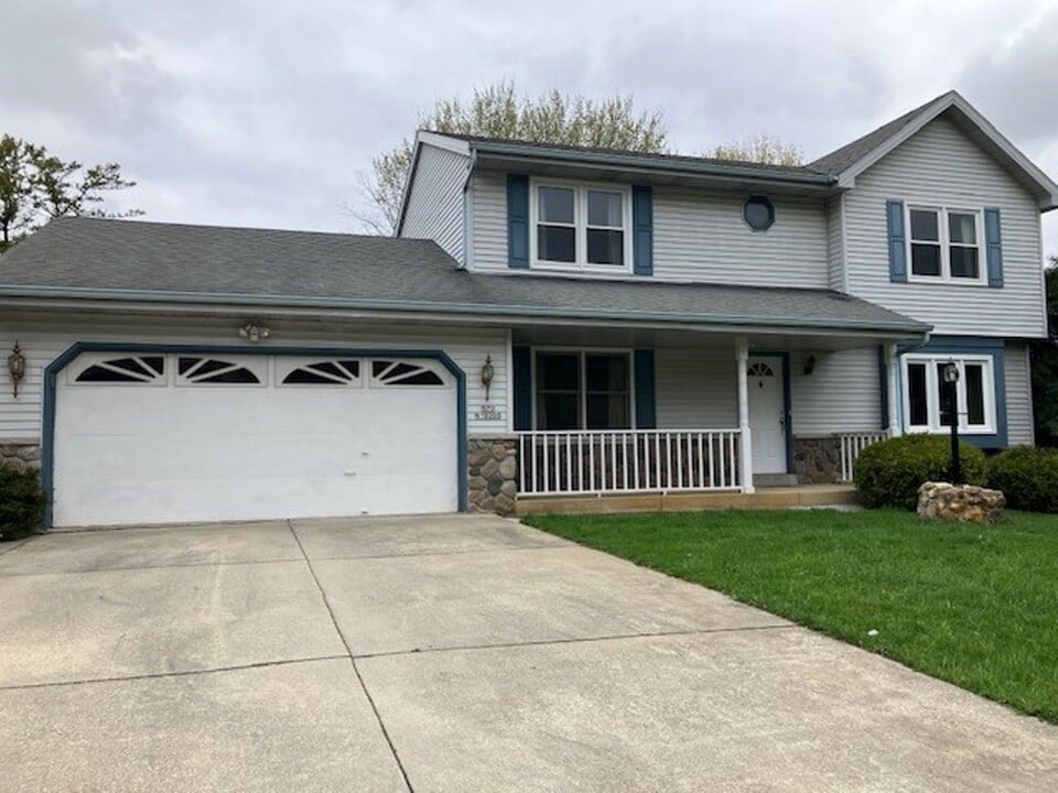 S70W19298 Wentland Dr in Muskego, WI - Building Photo