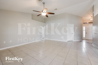 414 Willowbrook Dr in Lehigh Acres, FL - Foto de edificio - Building Photo