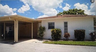 5059 Live Oak Cir in Bradenton, FL - Building Photo
