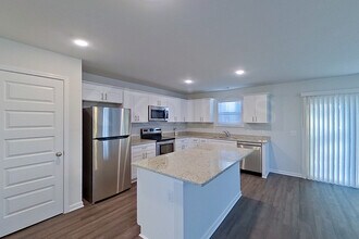 120 Western Red Cedar Dr in Springfield, GA - Building Photo - Building Photo