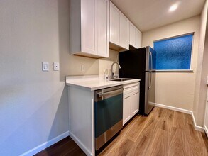 415 Ignacio Blvd in Novato, CA - Building Photo - Building Photo