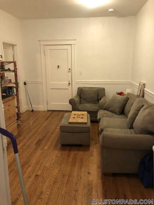 1193 Commonwealth Ave in Boston, MA - Building Photo