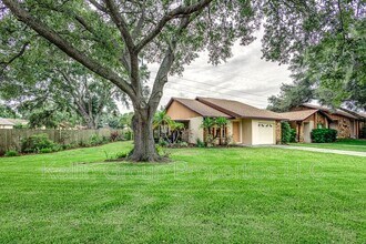 5111 Cimarron Dr in Lakeland, FL - Building Photo - Building Photo
