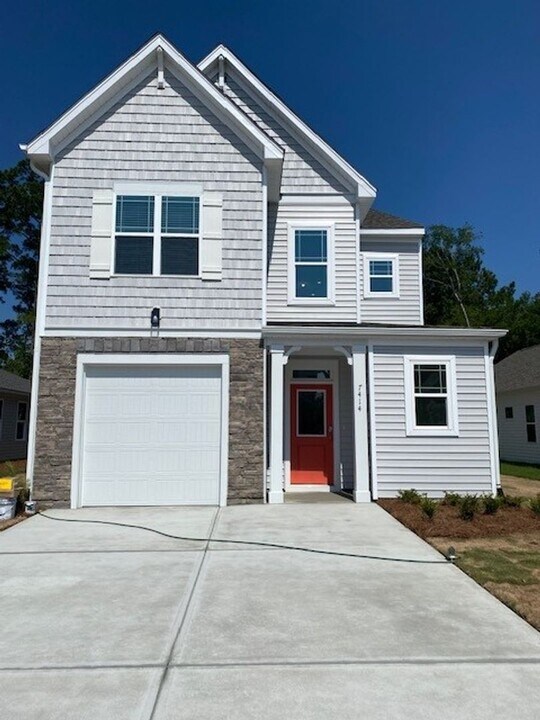 7414 Julius Dr NE in Leland, NC - Foto de edificio
