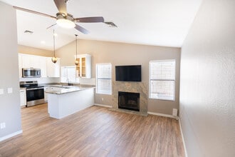 15006 S 27th Way in Phoenix, AZ - Building Photo - Building Photo