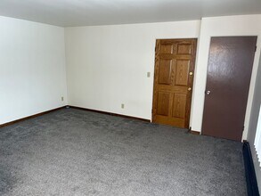 1024 Hunt Ave in Neenah, WI - Building Photo - Building Photo