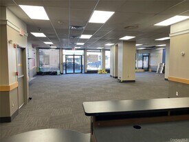 490 S Broadway in Yonkers, NY - Building Photo