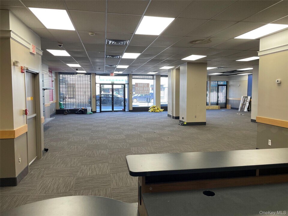 490 S Broadway in Yonkers, NY - Building Photo