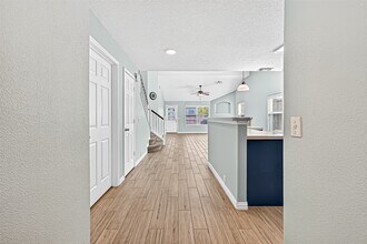 4730 Pin Oak Creek Ln in Houston, TX - Building Photo - Building Photo