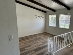 3133 W Mill Creek Dr in Visalia, CA - Building Photo - Building Photo