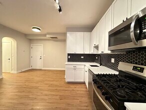 659 W Wrightwood Ave in Chicago, IL - Building Photo - Building Photo