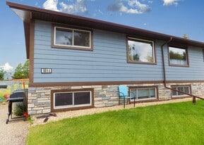 10814-108193 93 St in Grande Prairie, AB - Building Photo