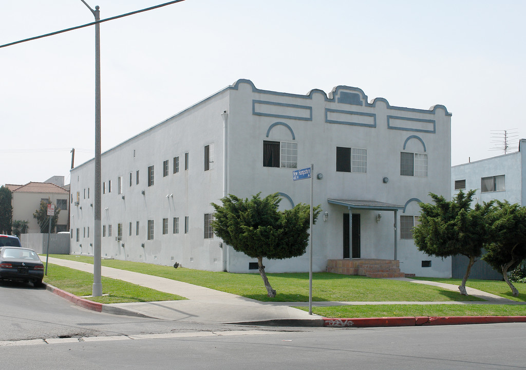 4100 Rosewood Ave in Los Angeles, CA - Building Photo