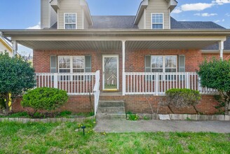 382 Brook Mead Dr in Clarksville, TN - Building Photo - Building Photo