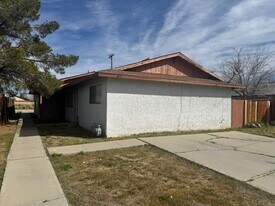 736 Commercial Ave in Ridgecrest, CA - Building Photo