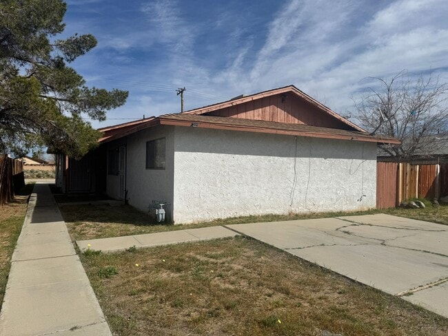 property at 736 Commercial Ave