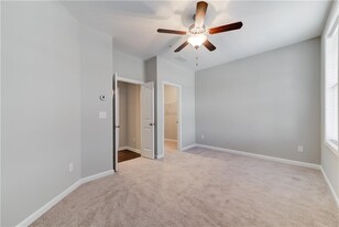 325 Beacons Pl in Alpharetta, GA - Building Photo - Building Photo