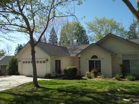 458 Palisades Dr in Chico, CA - Building Photo