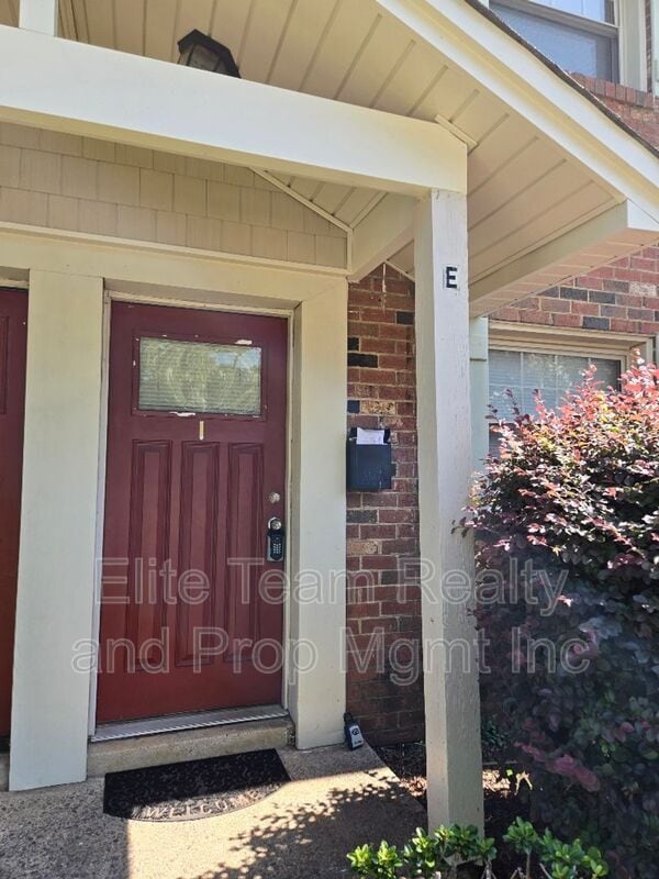 1207 Green Oaks Ln in Charlotte, NC - Building Photo - Building Photo