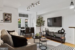 18 N St NW in Washington, DC - Building Photo