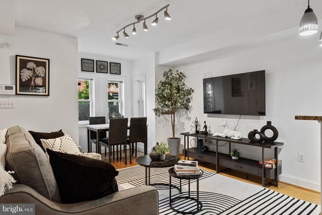property at 18 N St NW