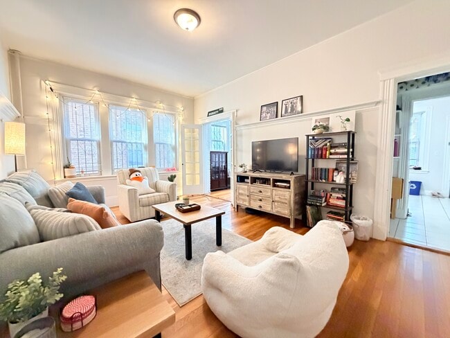 117 Glenville Ave, Unit 1