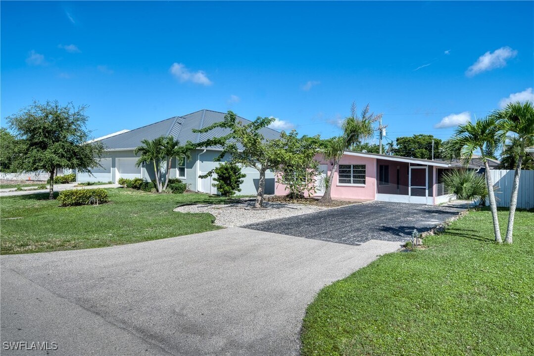 613 107th Ave N in Naples, FL - Building Photo