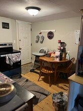 13 Albro Ave in Taunton, MA - Foto de edificio - Building Photo