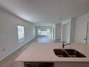 466 Thompson Vlg Ave in Apopka, FL - Building Photo - Building Photo