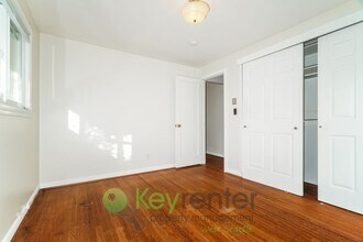 7130 31st Ave SW in Seattle, WA - Building Photo - Building Photo