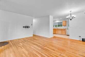 12620 SW 12th St in Beaverton, OR - Building Photo - Building Photo