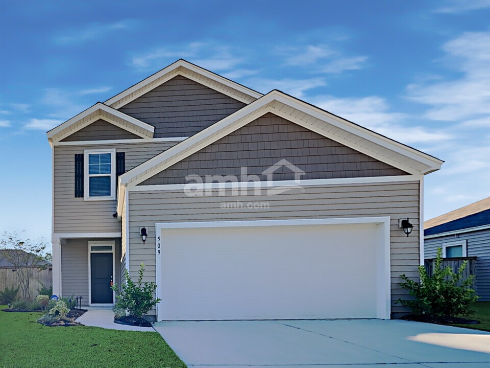 509 Wayton Cir in Moncks Corner, SC - Foto de edificio