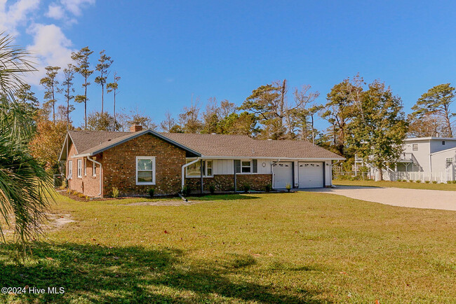 192 Shore Dr in Beaufort, NC - Building Photo - Building Photo