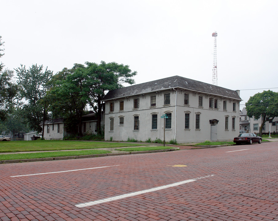 609 Cleveland Ave SW in Canton, OH - Foto de edificio