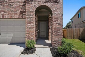 1721 Roaming Oak Bnd in Andice, TX - Building Photo - Building Photo