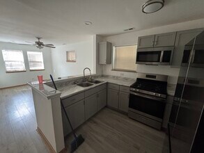 7653 S Green St in Chicago, IL - Building Photo - Building Photo