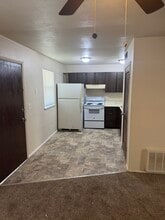 201 Howard Dr, Unit 4 in O'Fallon, IL - Foto de edificio - Building Photo