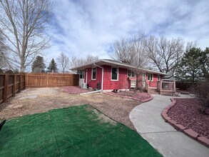 302 E Hamilton St in Morrill, NE - Foto de edificio - Building Photo