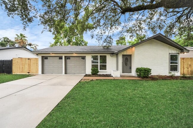 2008 Elmview Dr in Houston, TX - Building Photo - Building Photo