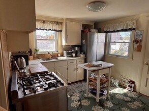 215 Standish St in Marshfield, MA - Building Photo - Building Photo