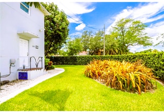 685 SW 19th Rd in Miami, FL - Building Photo - Building Photo