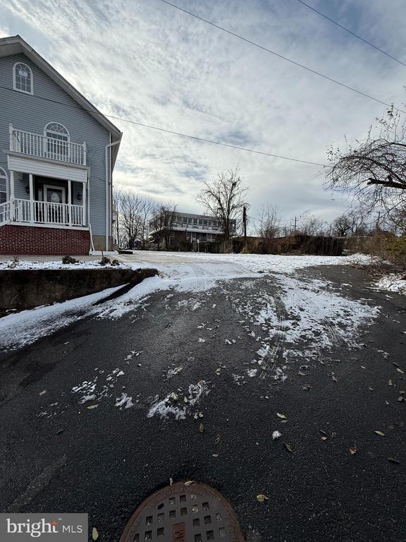 property at 3003 Preston Ave