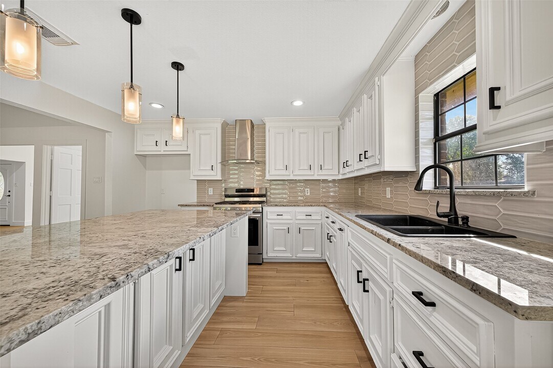 11507 Oak Valley Dr in Houston, TX - Building Photo