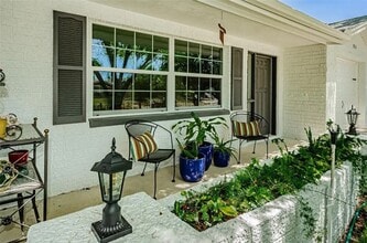 10814 Oldham Rd in Port Richey, FL - Building Photo - Building Photo