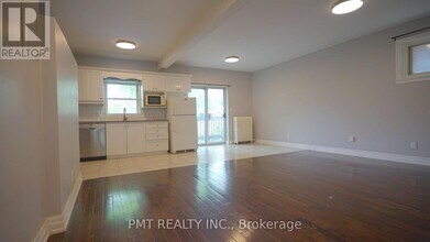 128-128 Grenadier Rd in Toronto, ON - Building Photo - Building Photo