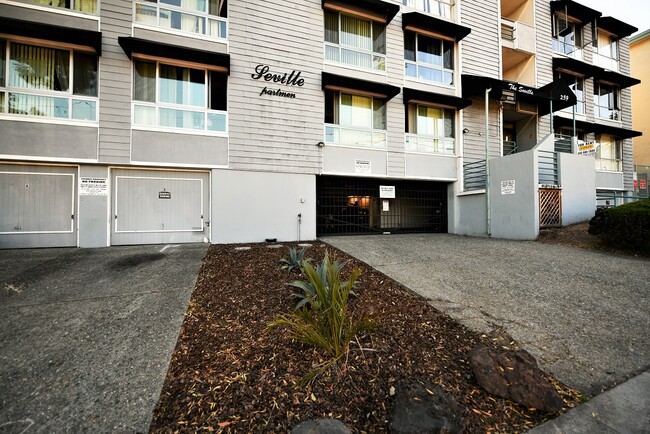 Seville Apartments in Oakland, CA - Building Photo - Building Photo