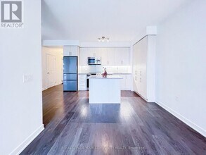 75 Oneida Crescent in Richmond Hill, ON - Building Photo - Building Photo
